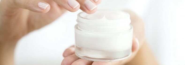 Göğüs büyütme kremi